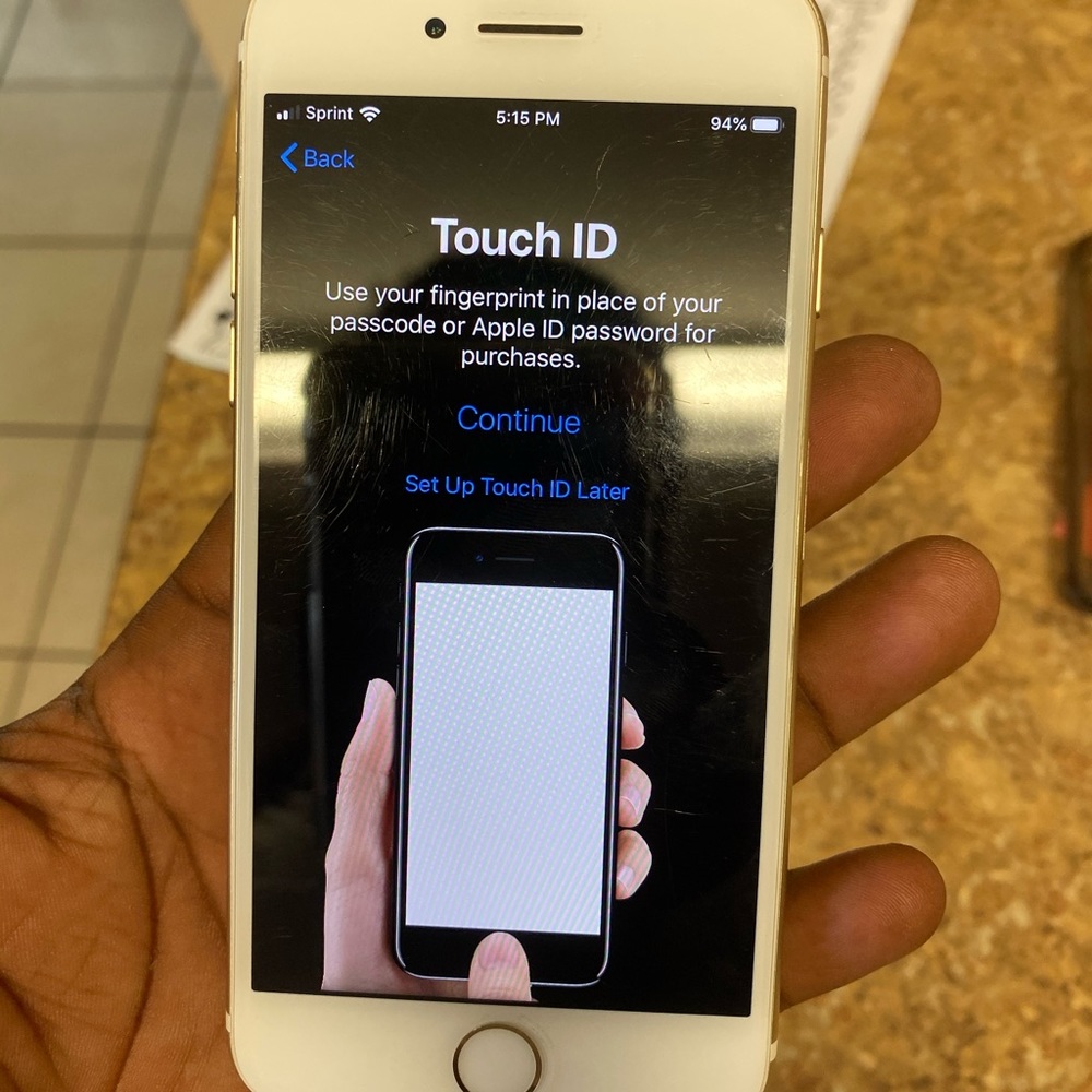 iPhone 7 - Picture 2 of 8